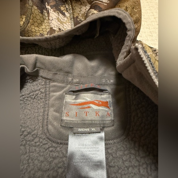 Sitka men’s Gradient Hoodie jacket, XL. 
*message to bundle Sitka gear - Picture 8 of 8
